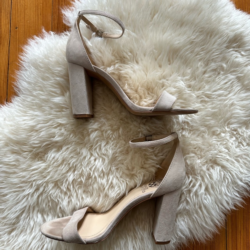 Vince Camuto Monessa Suede Heels Size 7